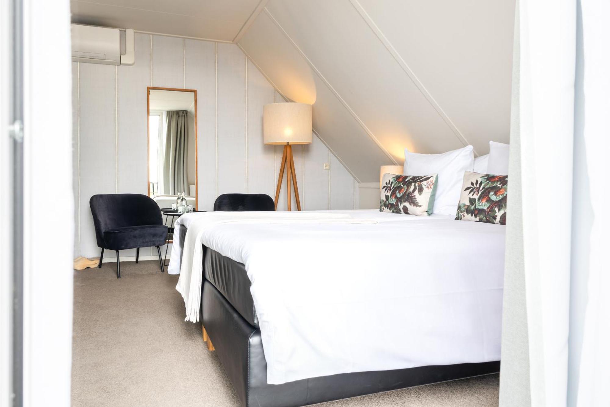 Boutique Hotel Texel De Cocksdorp  Eksteriør bilde A room at the hotel